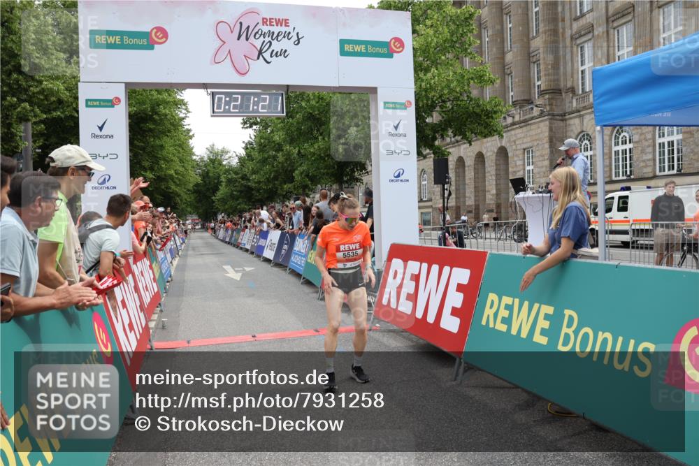 15.06.2025 - REWE Women's Run Strokosch-Dieckow http://msf.ph/oto/7931258 15.06.2025 10:51:38 Ziel 5535 meine-sportfotos.de