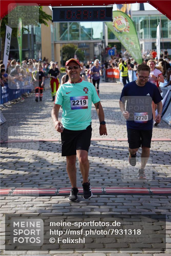 13.06.2025 - Holstenköstenlauf Felixshl http://msf.ph/oto/7931318 13.06.2025 17:59:14 Laufen 2219, 2220, 2372, 2418, 2701, 2879, 3100, 3242, 3277, 3768 meine-sportfotos.de
