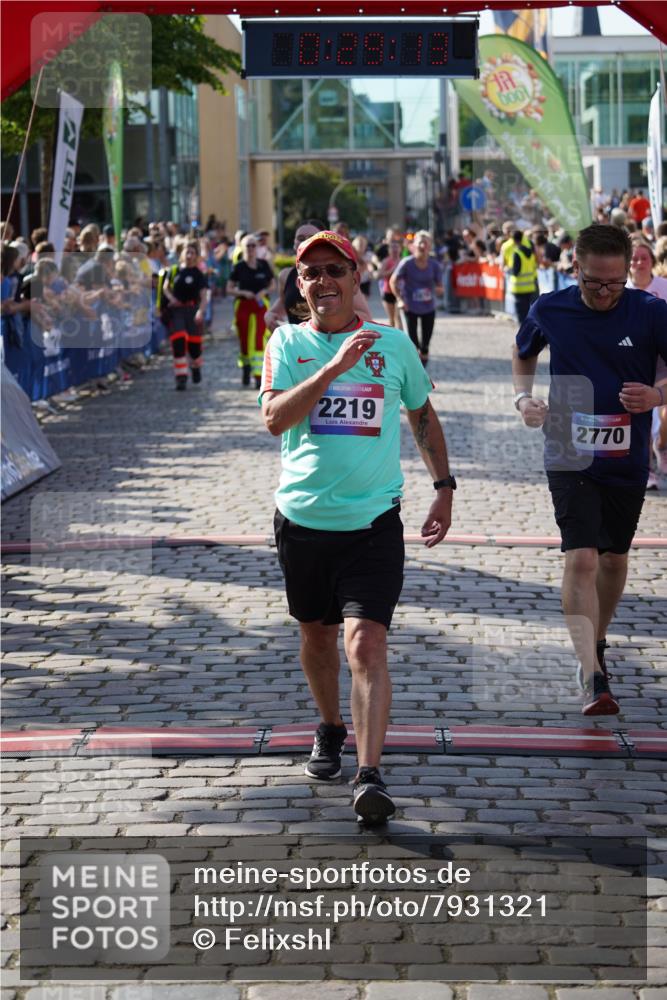 13.06.2025 - Holstenköstenlauf Felixshl http://msf.ph/oto/7931321 13.06.2025 17:59:14 Laufen 2219, 2220, 2372, 2418, 2701, 2879, 3100, 3242, 3277, 3768 meine-sportfotos.de