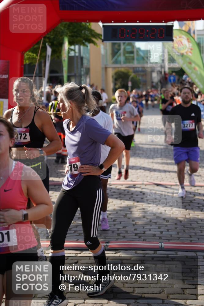 13.06.2025 - Holstenköstenlauf Felixshl http://msf.ph/oto/7931342 13.06.2025 17:59:21 Laufen 2372, 2418, 2642, 2701, 2874, 2879, 3017, 3242, 3252, 3253, 3277, 3289, 3628, 3717, 3972 meine-sportfotos.de