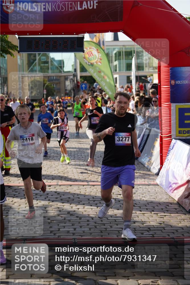 13.06.2025 - Holstenköstenlauf Felixshl http://msf.ph/oto/7931347 13.06.2025 17:59:22 Laufen 2372, 2418, 2642, 2701, 2874, 2879, 3017, 3242, 3252, 3253, 3277, 3289, 3628, 3717, 3972 meine-sportfotos.de