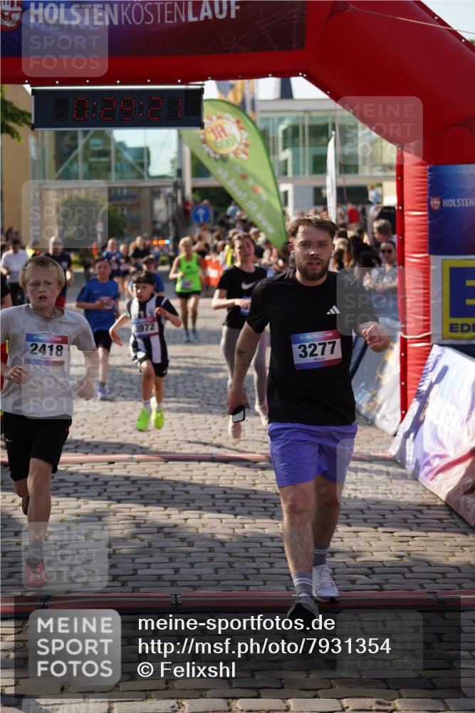 13.06.2025 - Holstenköstenlauf Felixshl http://msf.ph/oto/7931354 13.06.2025 17:59:22 Laufen 2372, 2418, 2642, 2701, 2874, 2879, 3017, 3242, 3252, 3253, 3277, 3289, 3628, 3717, 3972 meine-sportfotos.de