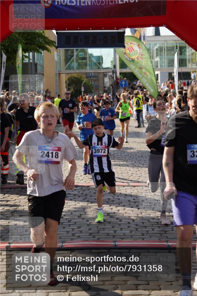 13.06.2025 - Holstenköstenlauf Felixshl http://msf.ph/oto/7931358 13.06.2025 17:59:23 Laufen 2372, 2418, 2642, 2701, 2874, 3017, 3242, 3252, 3253, 3277, 3289, 3628, 3717, 3972 meine-sportfotos.de