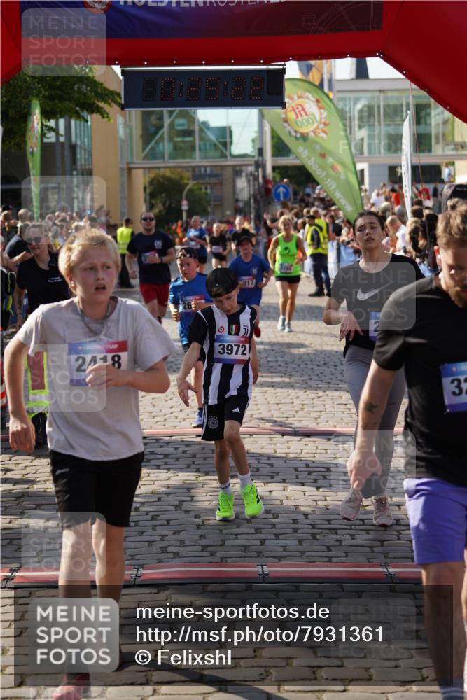 13.06.2025 - Holstenköstenlauf Felixshl http://msf.ph/oto/7931361 13.06.2025 17:59:23 Laufen 2372, 2418, 2642, 2701, 2874, 3017, 3242, 3252, 3253, 3277, 3289, 3628, 3717, 3972 meine-sportfotos.de