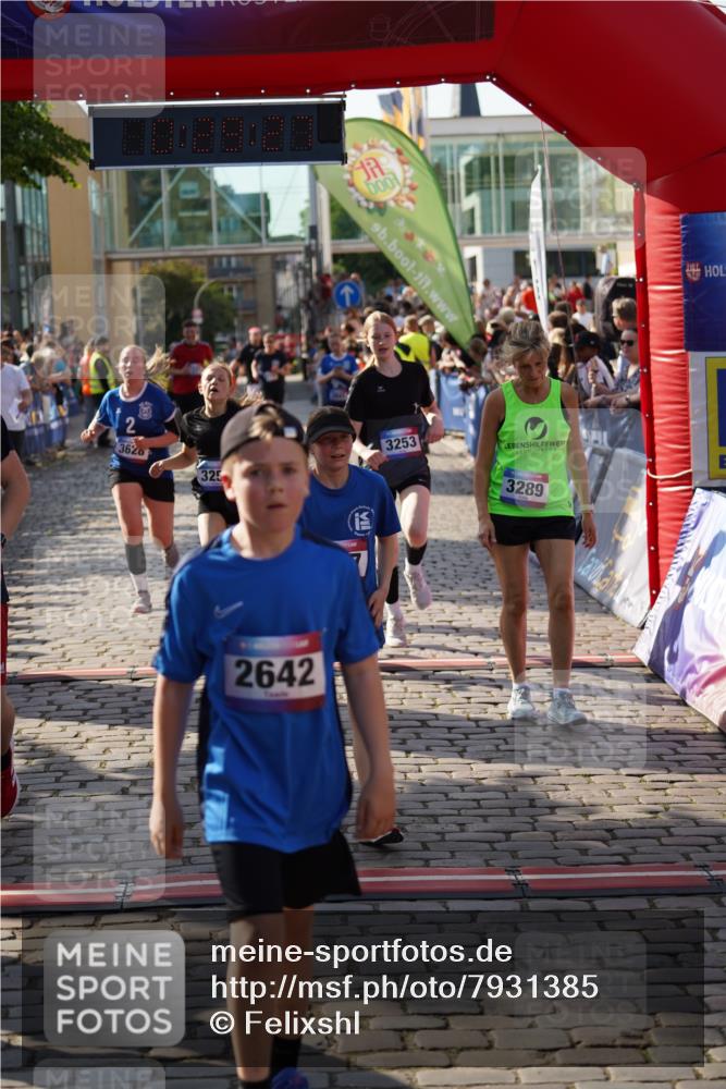 13.06.2025 - Holstenköstenlauf Felixshl http://msf.ph/oto/7931385 13.06.2025 17:59:28 Laufen 2221, 2642, 2904, 3017, 3252, 3253, 3289, 3583, 3628, 3714, 3717, 3973 meine-sportfotos.de