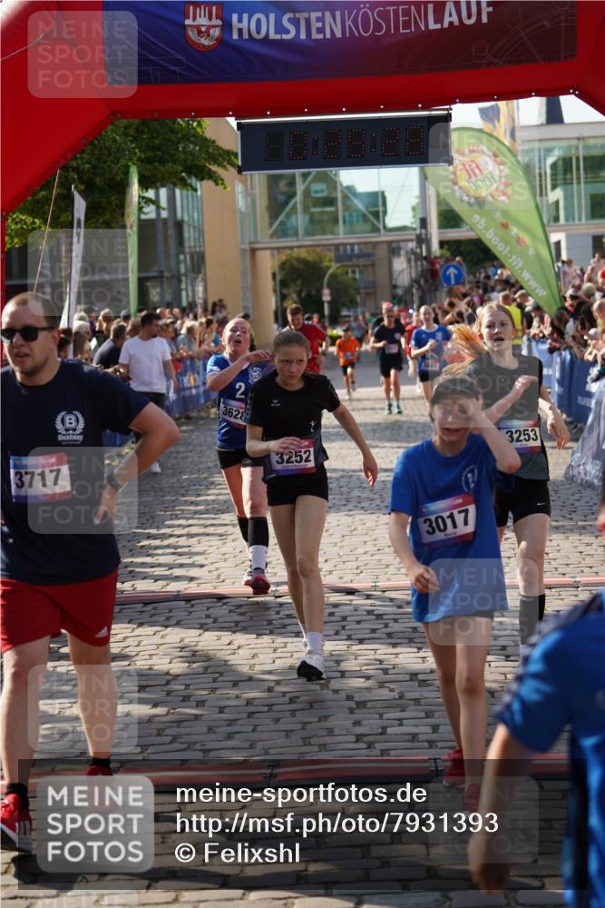 13.06.2025 - Holstenköstenlauf Felixshl http://msf.ph/oto/7931393 13.06.2025 17:59:29 Laufen 2221, 2904, 3017, 3042, 3252, 3253, 3289, 3583, 3628, 3714, 3717, 3973 meine-sportfotos.de