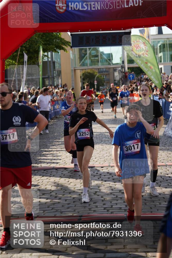 13.06.2025 - Holstenköstenlauf Felixshl http://msf.ph/oto/7931396 13.06.2025 17:59:29 Laufen 2221, 2904, 3017, 3042, 3252, 3253, 3289, 3583, 3628, 3714, 3717, 3973 meine-sportfotos.de