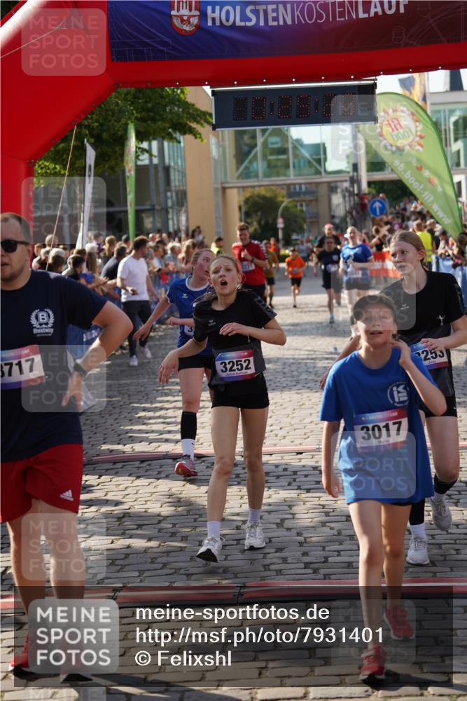 13.06.2025 - Holstenköstenlauf Felixshl http://msf.ph/oto/7931401 13.06.2025 17:59:29 Laufen 2221, 2904, 3017, 3042, 3252, 3253, 3289, 3583, 3628, 3714, 3717, 3973 meine-sportfotos.de