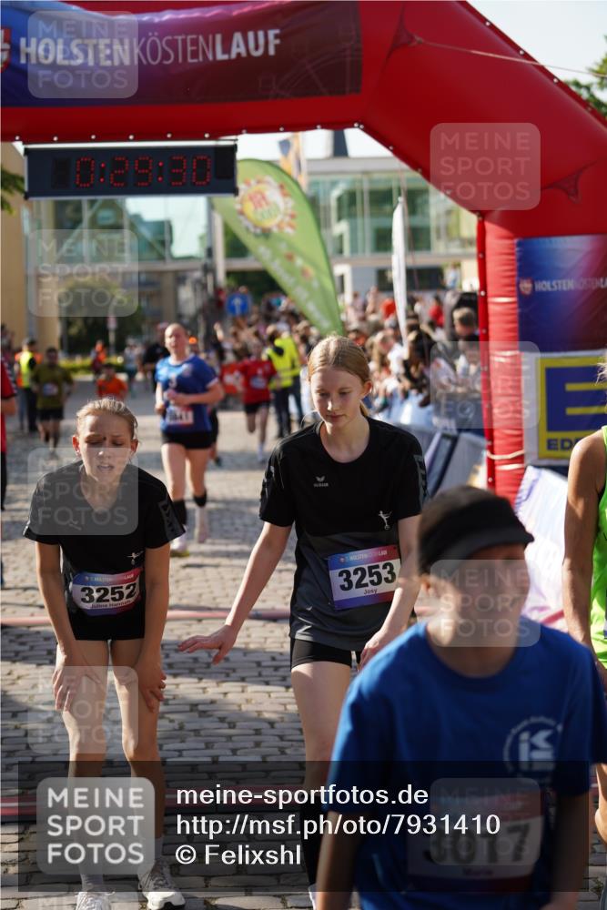 13.06.2025 - Holstenköstenlauf Felixshl http://msf.ph/oto/7931410 13.06.2025 17:59:31 Laufen 2221, 2904, 3042, 3252, 3253, 3289, 3583, 3628, 3714, 3973 meine-sportfotos.de