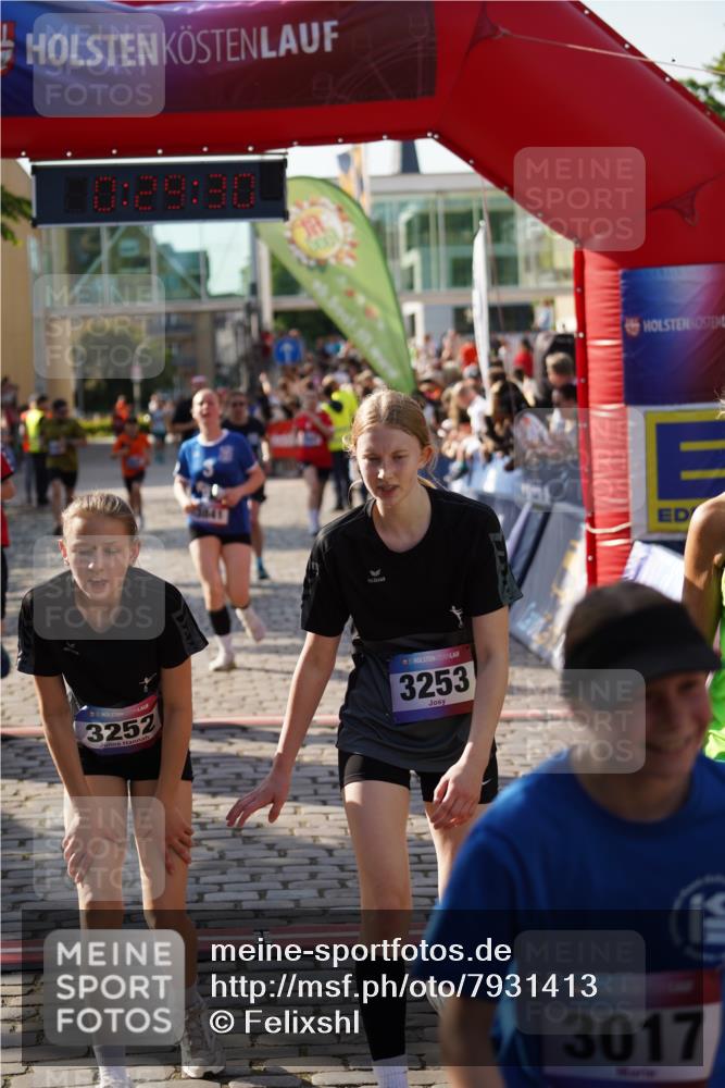 13.06.2025 - Holstenköstenlauf Felixshl http://msf.ph/oto/7931413 13.06.2025 17:59:32 Laufen 2221, 2904, 3042, 3252, 3253, 3583, 3628, 3714, 3973 meine-sportfotos.de