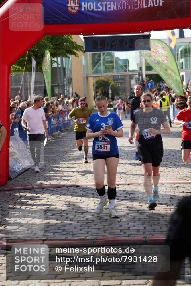 13.06.2025 - Holstenköstenlauf Felixshl http://msf.ph/oto/7931428 13.06.2025 17:59:35 Laufen 2221, 2622, 2904, 2974, 3042, 3583, 3714, 3973 meine-sportfotos.de