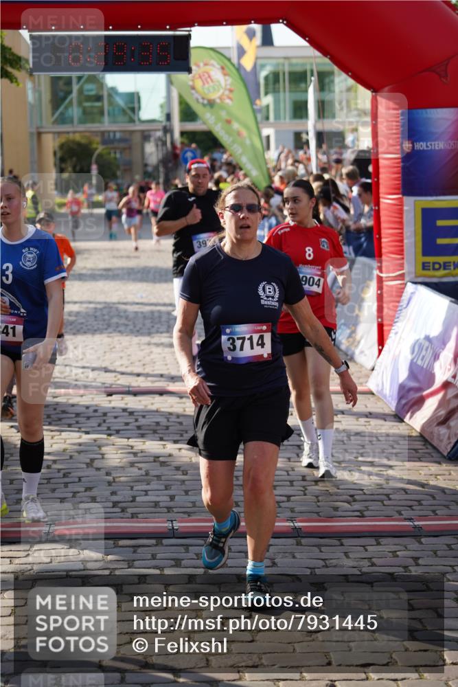 13.06.2025 - Holstenköstenlauf Felixshl http://msf.ph/oto/7931445 13.06.2025 17:59:36 Laufen 2221, 2326, 2622, 2904, 2974, 3042, 3583, 3714, 3973 meine-sportfotos.de