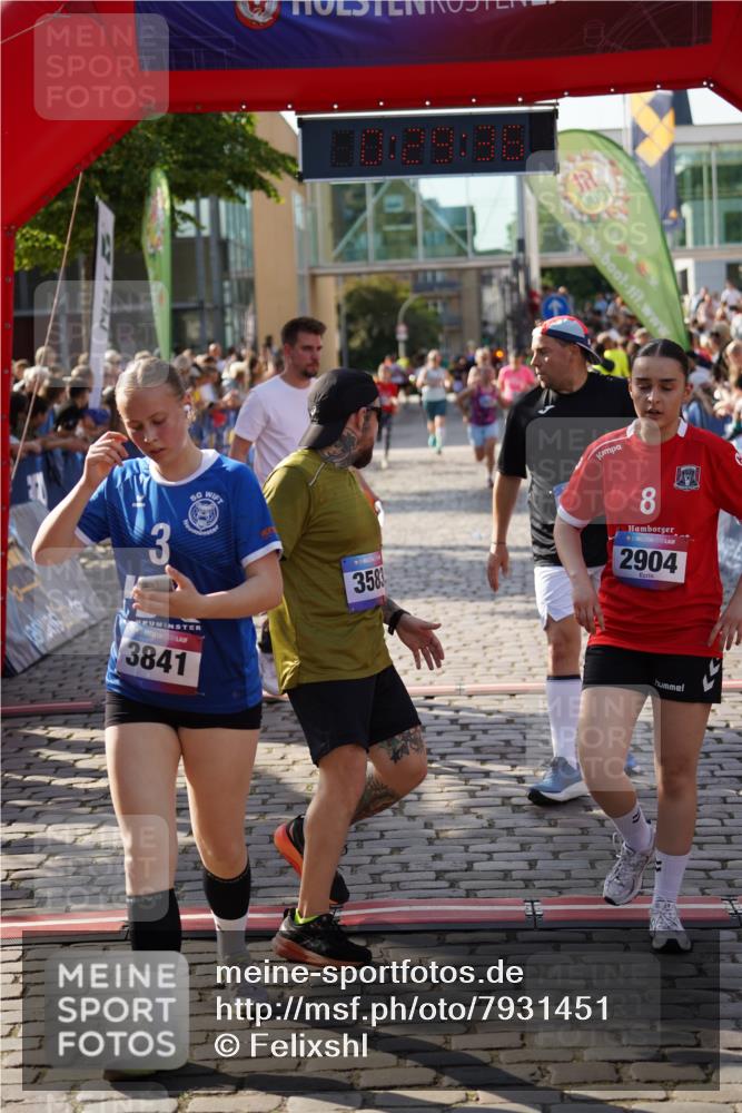 13.06.2025 - Holstenköstenlauf Felixshl http://msf.ph/oto/7931451 13.06.2025 17:59:37 Laufen 2326, 2622, 2904, 2974, 3042, 3583, 3714, 3973 meine-sportfotos.de