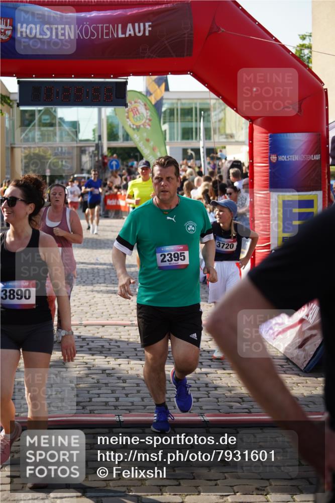 13.06.2025 - Holstenköstenlauf Felixshl http://msf.ph/oto/7931601 13.06.2025 17:59:57 Laufen 2118, 2395, 2712, 2746, 2900, 3145, 3146, 3246, 3720, 3884, 3890 meine-sportfotos.de