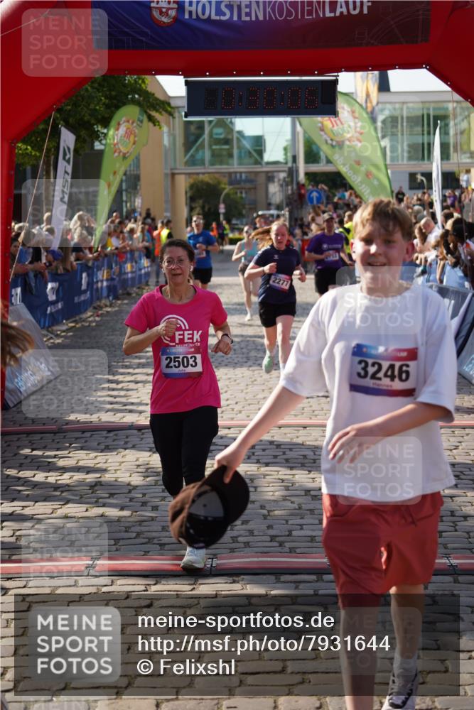 13.06.2025 - Holstenköstenlauf Felixshl http://msf.ph/oto/7931644 13.06.2025 18:00:07 Laufen 2083, 2085, 2118, 2277, 2503, 2733, 3246, 3750 meine-sportfotos.de