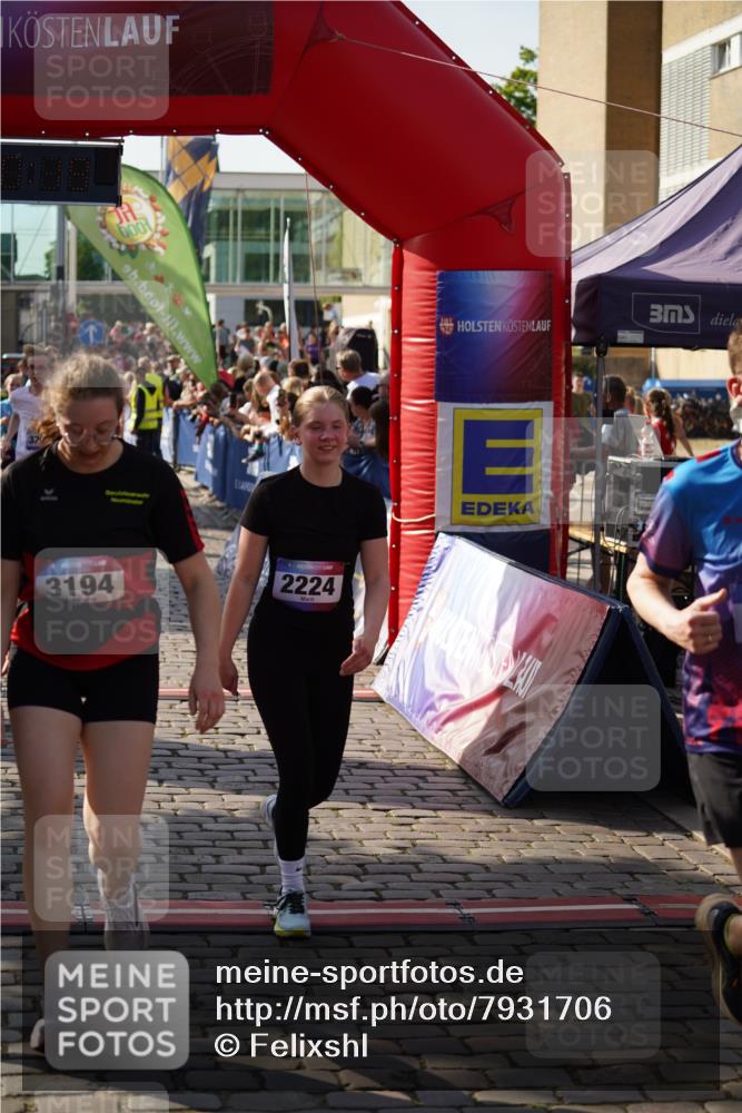 13.06.2025 - Holstenköstenlauf Felixshl http://msf.ph/oto/7931706 13.06.2025 18:00:21 Laufen 2148, 2224, 2354, 2392, 2676, 2731, 3087, 3194, 3262 meine-sportfotos.de