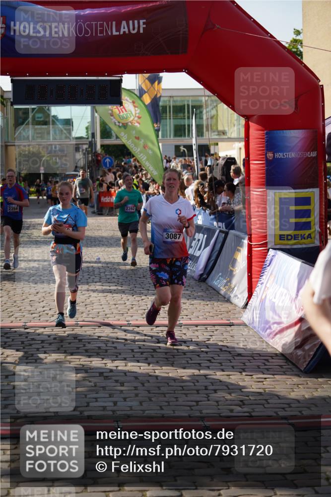 13.06.2025 - Holstenköstenlauf Felixshl http://msf.ph/oto/7931720 13.06.2025 18:00:24 Laufen 2354, 2392, 2676, 2731, 3087, 3262 meine-sportfotos.de