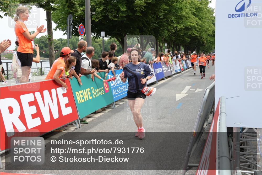15.06.2025 - REWE Women's Run Strokosch-Dieckow http://msf.ph/oto/7931776 15.06.2025 10:59:45 Ziel 5022, 5034, 5266, 5271, 5304, 5426, 5567, 5623, 5627, 5628, 5659 meine-sportfotos.de