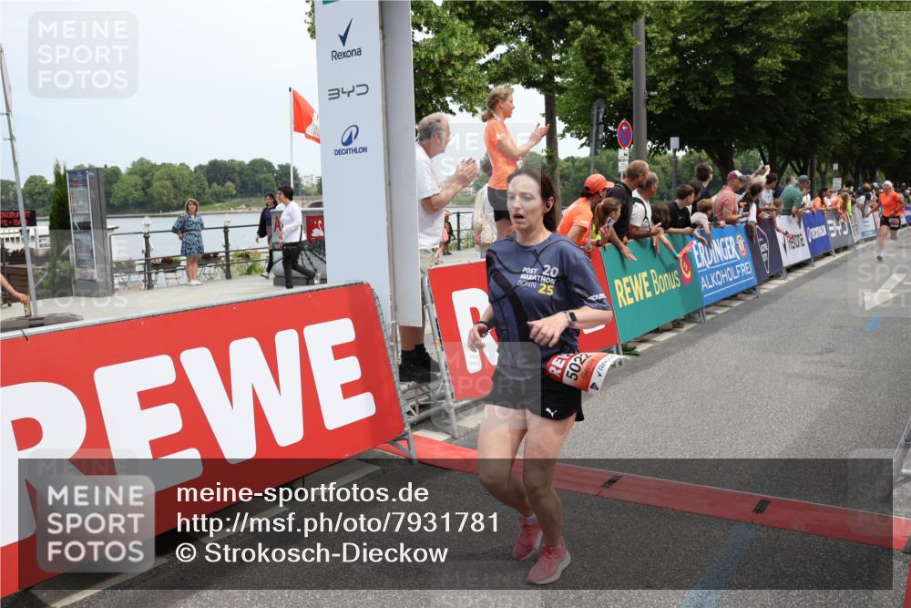 15.06.2025 - REWE Women's Run Strokosch-Dieckow http://msf.ph/oto/7931781 15.06.2025 10:59:46 Ziel 5022, 5034, 5266, 5271, 5304, 5426, 5567, 5623, 5627, 5628, 5659 meine-sportfotos.de