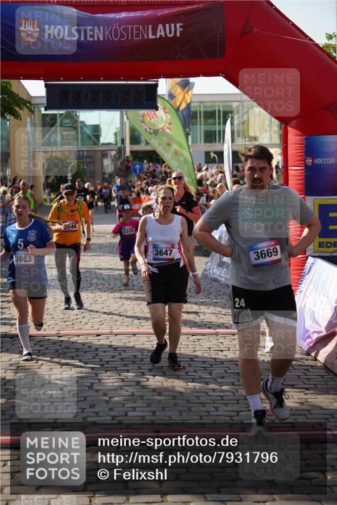 13.06.2025 - Holstenköstenlauf Felixshl http://msf.ph/oto/7931796 13.06.2025 18:00:37 Laufen 2166, 2167, 2195, 2339, 2346, 2351, 2375, 2563, 2587, 2808, 3285, 3607, 3647, 3653, 3669, 3803 meine-sportfotos.de