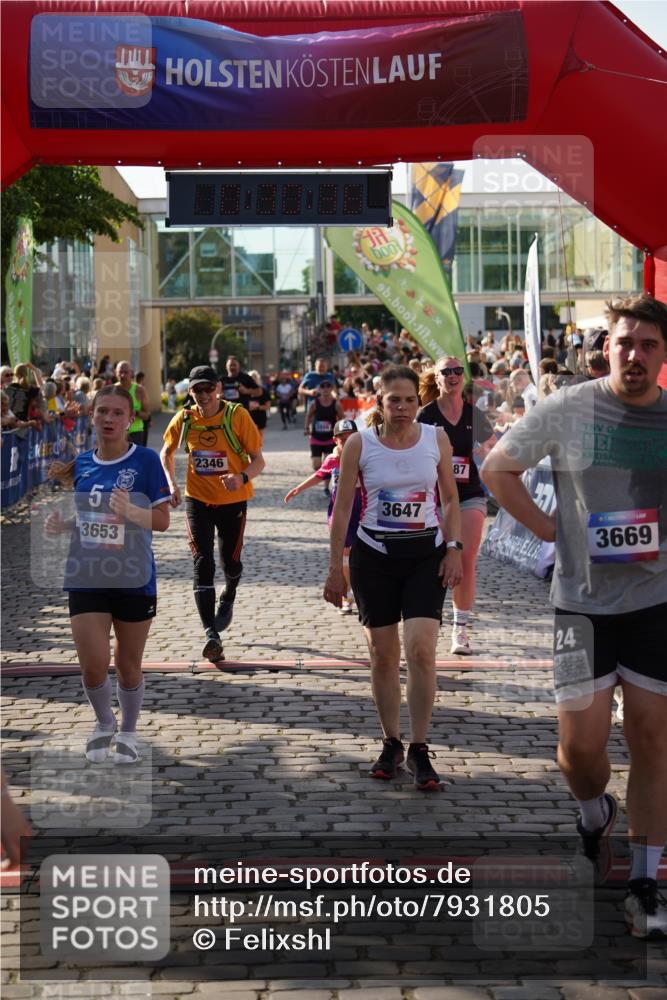 13.06.2025 - Holstenköstenlauf Felixshl http://msf.ph/oto/7931805 13.06.2025 18:00:37 Laufen 2166, 2167, 2195, 2339, 2346, 2351, 2375, 2563, 2587, 2808, 3285, 3607, 3647, 3653, 3669, 3803 meine-sportfotos.de