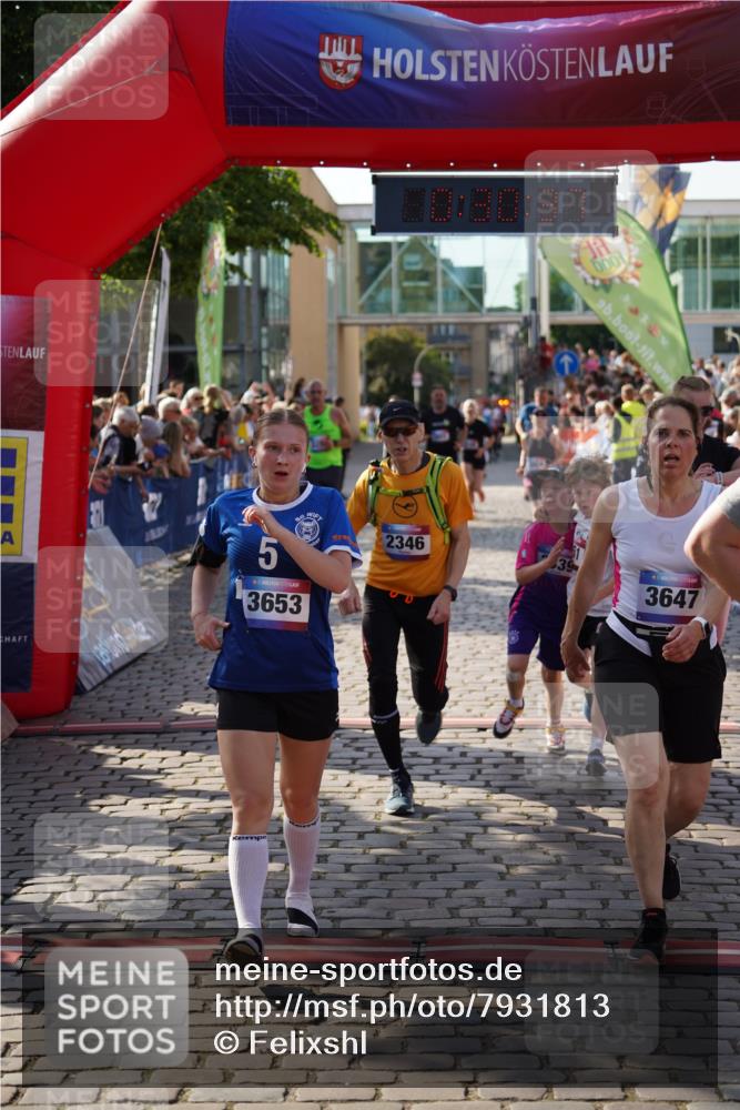13.06.2025 - Holstenköstenlauf Felixshl http://msf.ph/oto/7931813 13.06.2025 18:00:38 Laufen 2166, 2167, 2339, 2346, 2351, 2375, 2563, 2587, 2808, 3285, 3647, 3653, 3803 meine-sportfotos.de
