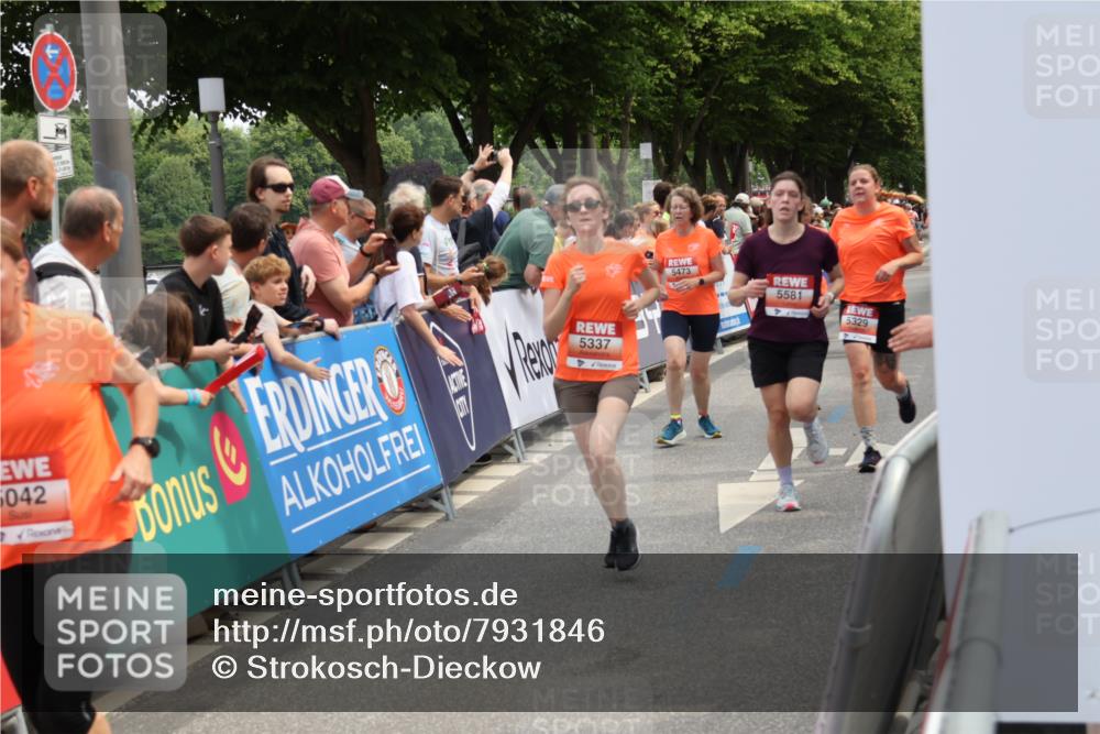 15.06.2025 - REWE Women's Run Strokosch-Dieckow http://msf.ph/oto/7931846 15.06.2025 11:00:23 Ziel 5042, 5044, 5132, 5250, 5329, 5337, 5365, 5385, 5453, 5473, 5565, 5581 meine-sportfotos.de