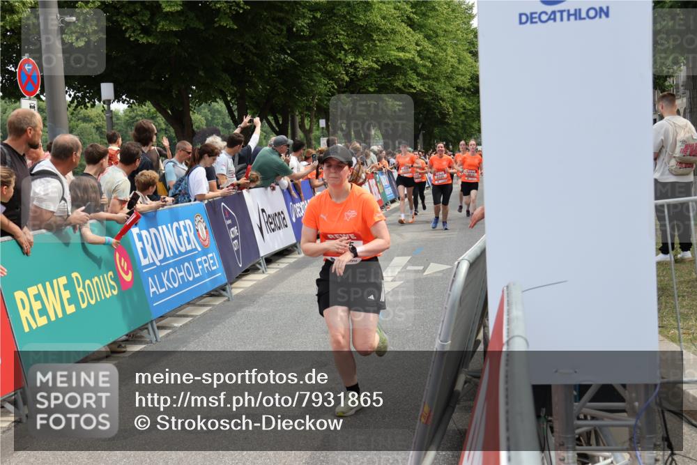 15.06.2025 - REWE Women's Run Strokosch-Dieckow http://msf.ph/oto/7931865 15.06.2025 11:00:36 Ziel 5009, 5012, 5105, 5175, 5311, 5597 meine-sportfotos.de