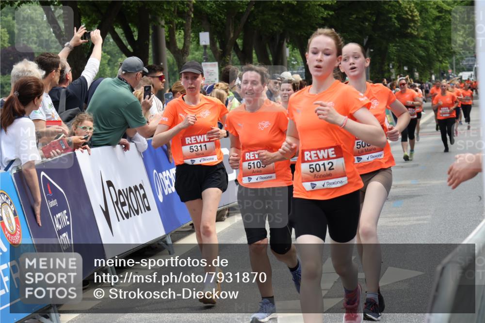 15.06.2025 - REWE Women's Run Strokosch-Dieckow http://msf.ph/oto/7931870 15.06.2025 11:00:39 Ziel 5009, 5012, 5105, 5114, 5175, 5311 meine-sportfotos.de