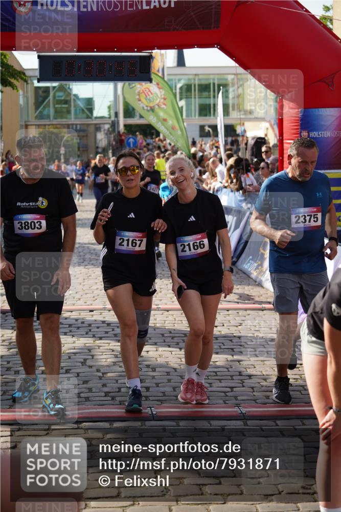 13.06.2025 - Holstenköstenlauf Felixshl http://msf.ph/oto/7931871 13.06.2025 18:00:46 Laufen 2166, 2167, 2375, 2427, 2432, 2557, 2614, 2808, 2887, 3285, 3803, 3956 meine-sportfotos.de