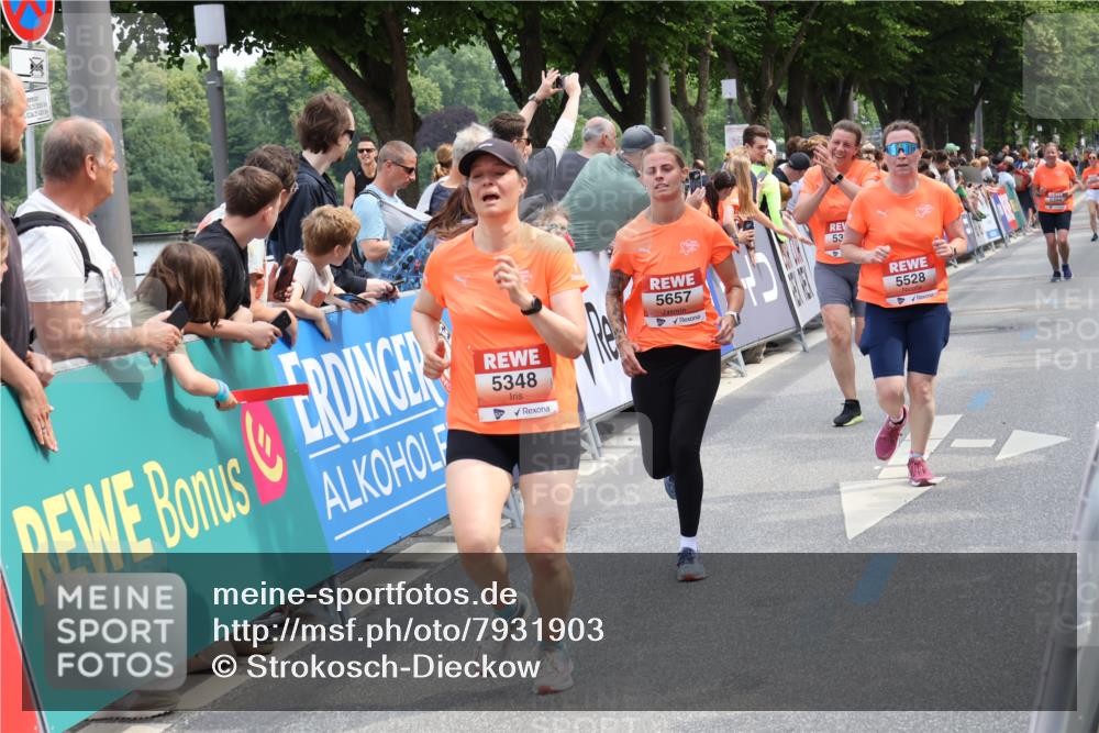 15.06.2025 - REWE Women's Run Strokosch-Dieckow http://msf.ph/oto/7931903 15.06.2025 11:00:52 Ziel 5169, 5306, 5319, 5348, 5528, 5657 meine-sportfotos.de