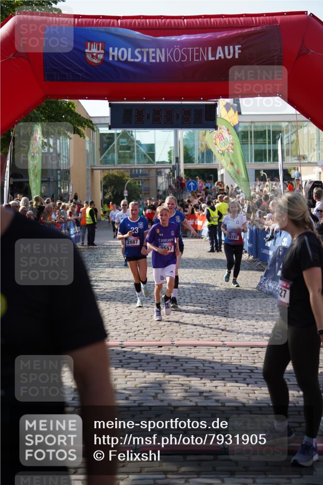 13.06.2025 - Holstenköstenlauf Felixshl http://msf.ph/oto/7931905 13.06.2025 18:00:52 Laufen 2413, 2427, 2432, 2557, 2811, 2887, 3101, 3956 meine-sportfotos.de