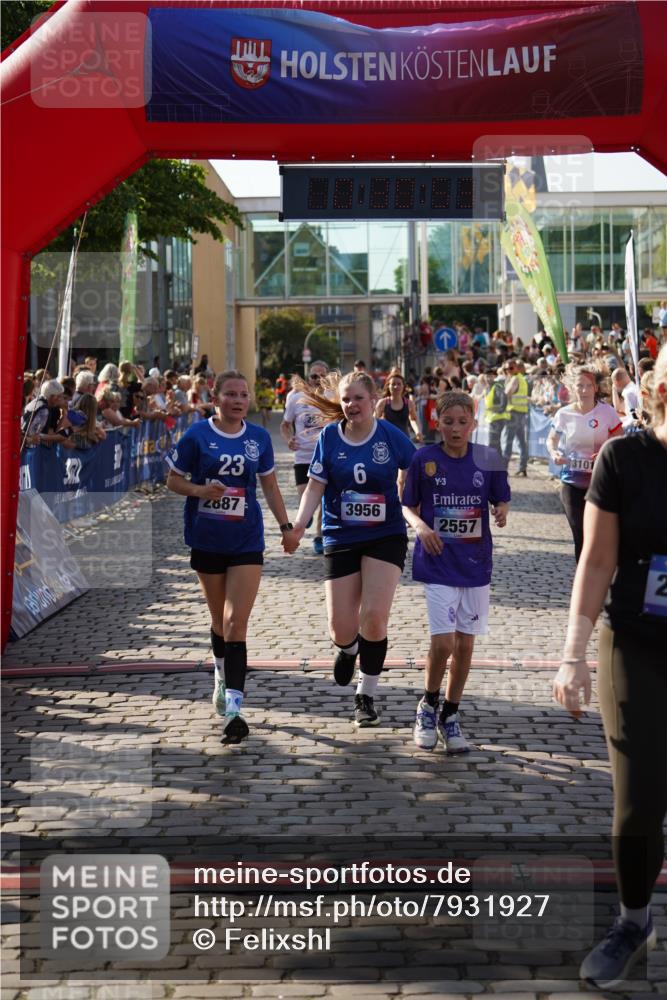 13.06.2025 - Holstenköstenlauf Felixshl http://msf.ph/oto/7931927 13.06.2025 18:00:54 Laufen 2413, 2432, 2557, 2811, 2887, 3101, 3201, 3261, 3723, 3793, 3956 meine-sportfotos.de