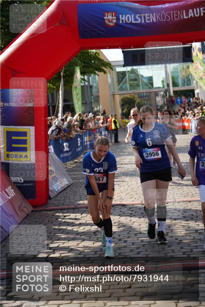13.06.2025 - Holstenköstenlauf Felixshl http://msf.ph/oto/7931944 13.06.2025 18:00:55 Laufen 2413, 2432, 2557, 2811, 2887, 3101, 3201, 3261, 3723, 3793, 3956 meine-sportfotos.de