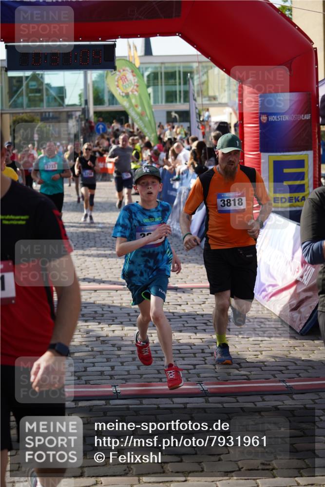 13.06.2025 - Holstenköstenlauf Felixshl http://msf.ph/oto/7931961 13.06.2025 18:01:05 Laufen 2419, 2455, 2470, 2496, 2740, 2785, 2871, 3201, 3256, 3261, 3298, 3713, 3723, 3733, 3793, 3818, 3819 meine-sportfotos.de