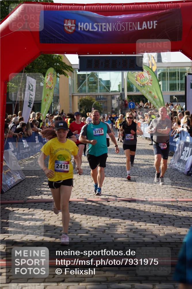 13.06.2025 - Holstenköstenlauf Felixshl http://msf.ph/oto/7931975 13.06.2025 18:01:06 Laufen 2419, 2455, 2470, 2496, 2740, 2785, 2871, 3256, 3298, 3713, 3723, 3733, 3793, 3818, 3819 meine-sportfotos.de