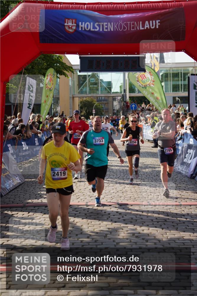 13.06.2025 - Holstenköstenlauf Felixshl http://msf.ph/oto/7931978 13.06.2025 18:01:06 Laufen 2419, 2455, 2470, 2496, 2740, 2785, 2871, 3256, 3298, 3713, 3723, 3733, 3793, 3818, 3819 meine-sportfotos.de