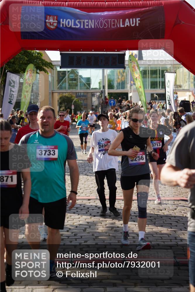 13.06.2025 - Holstenköstenlauf Felixshl http://msf.ph/oto/7932001 13.06.2025 18:01:09 Laufen 2419, 2455, 2470, 2496, 2505, 2740, 2785, 2853, 2871, 3256, 3267, 3269, 3298, 3713, 3733, 3818, 3909 meine-sportfotos.de