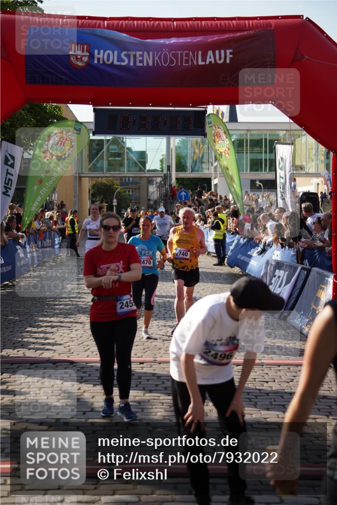 13.06.2025 - Holstenköstenlauf Felixshl http://msf.ph/oto/7932022 13.06.2025 18:01:12 Laufen 2455, 2470, 2496, 2505, 2740, 2814, 2853, 3256, 3267, 3269, 3273, 3298, 3713, 3733, 3814, 3909 meine-sportfotos.de