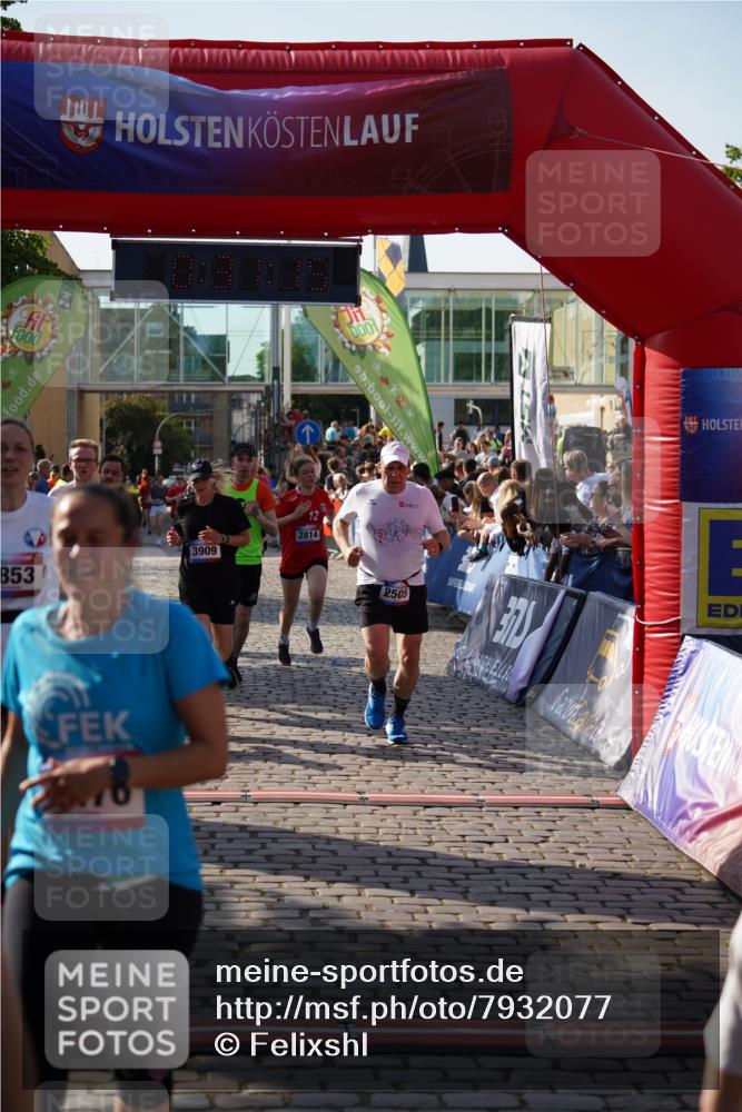 13.06.2025 - Holstenköstenlauf Felixshl http://msf.ph/oto/7932077 13.06.2025 18:01:16 Laufen 2470, 2505, 2740, 2796, 2814, 2853, 3267, 3269, 3273, 3608, 3814, 3909 meine-sportfotos.de