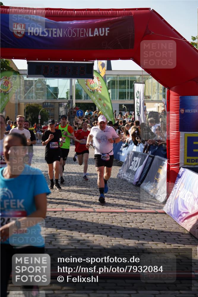 13.06.2025 - Holstenköstenlauf Felixshl http://msf.ph/oto/7932084 13.06.2025 18:01:16 Laufen 2470, 2505, 2740, 2796, 2814, 2853, 3267, 3269, 3273, 3608, 3814, 3909 meine-sportfotos.de