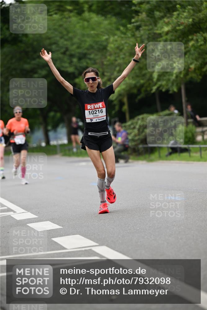15.06.2025 - REWE Women's Run Dr. Thomas Lammeyer http://msf.ph/oto/7932098 15.06.2025 09:14:39 Laufen 10216 meine-sportfotos.de