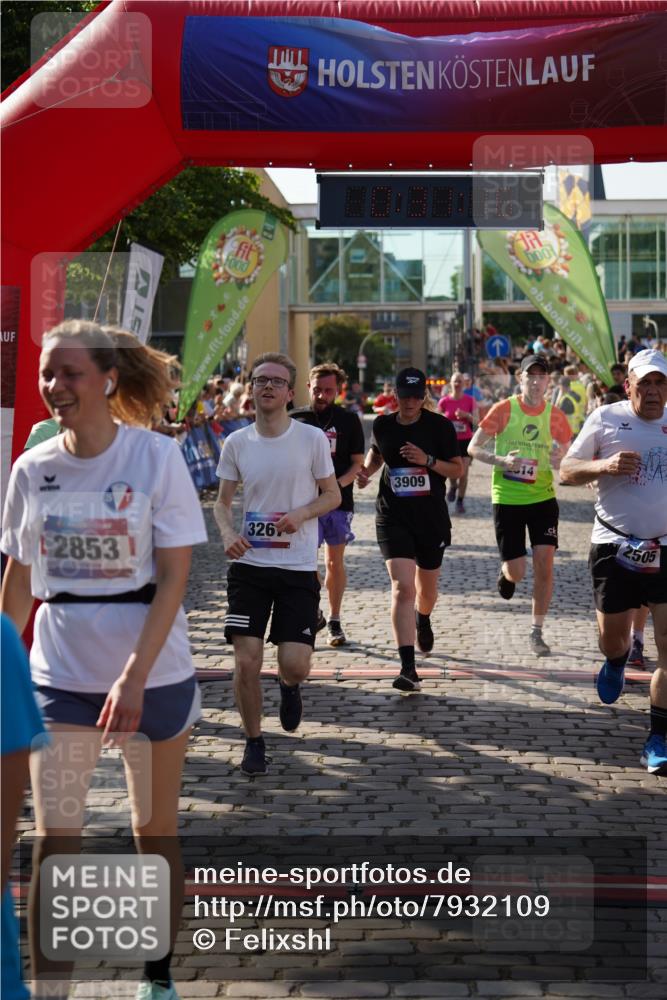 13.06.2025 - Holstenköstenlauf Felixshl http://msf.ph/oto/7932109 13.06.2025 18:01:17 Laufen 2470, 2505, 2740, 2796, 2814, 2853, 3267, 3269, 3273, 3608, 3814, 3909 meine-sportfotos.de