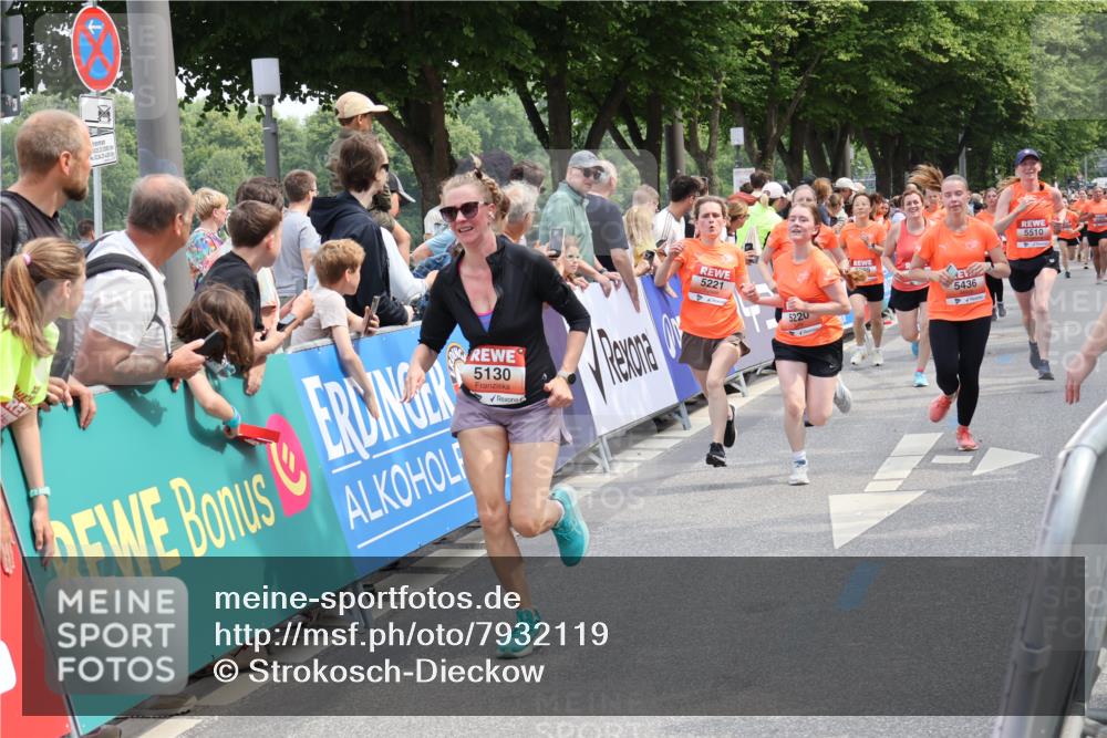 15.06.2025 - REWE Women's Run Strokosch-Dieckow http://msf.ph/oto/7932119 15.06.2025 11:02:14 Ziel 5051, 5090, 5130, 5220, 5221, 5295, 5434, 5436, 5489, 5510, 5536 meine-sportfotos.de
