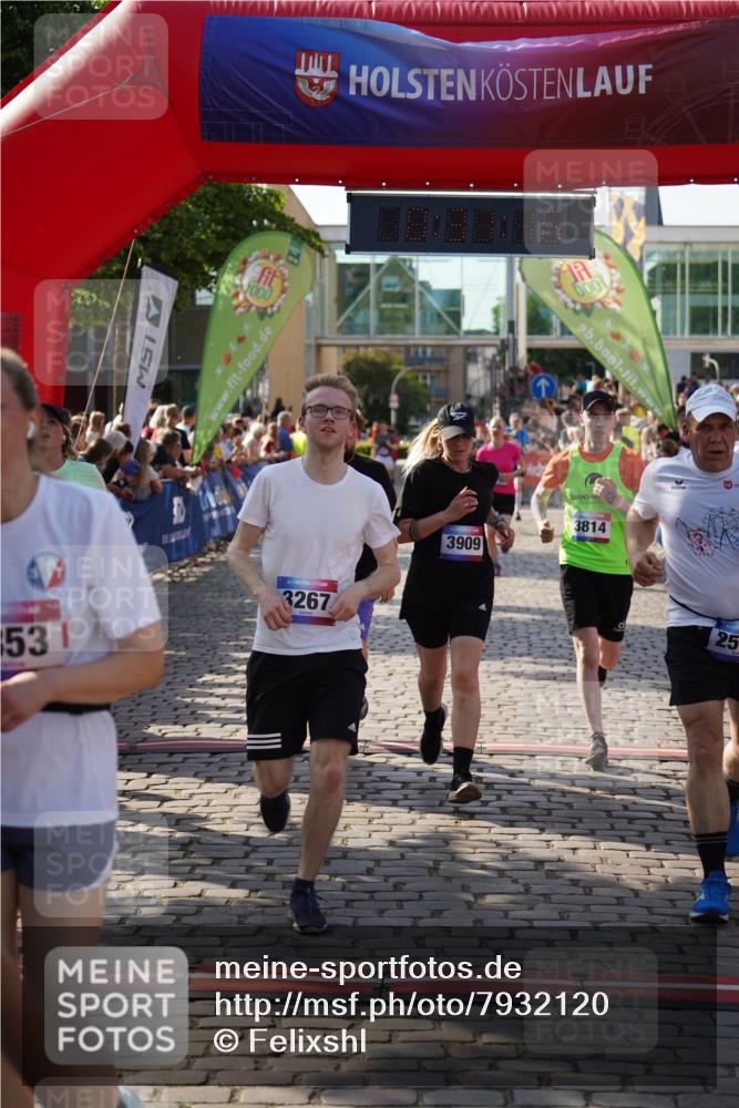 13.06.2025 - Holstenköstenlauf Felixshl http://msf.ph/oto/7932120 13.06.2025 18:01:17 Laufen 2470, 2505, 2740, 2796, 2814, 2853, 3267, 3269, 3273, 3608, 3814, 3909 meine-sportfotos.de