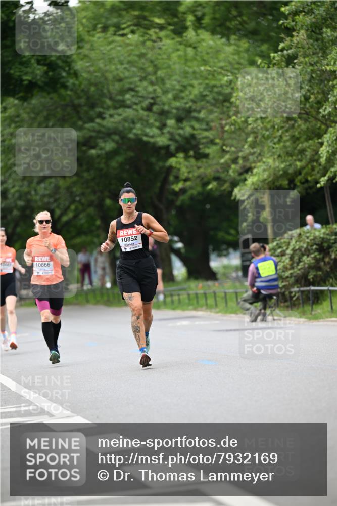15.06.2025 - REWE Women's Run Dr. Thomas Lammeyer http://msf.ph/oto/7932169 15.06.2025 09:14:46 Laufen 10866, 10852 meine-sportfotos.de
