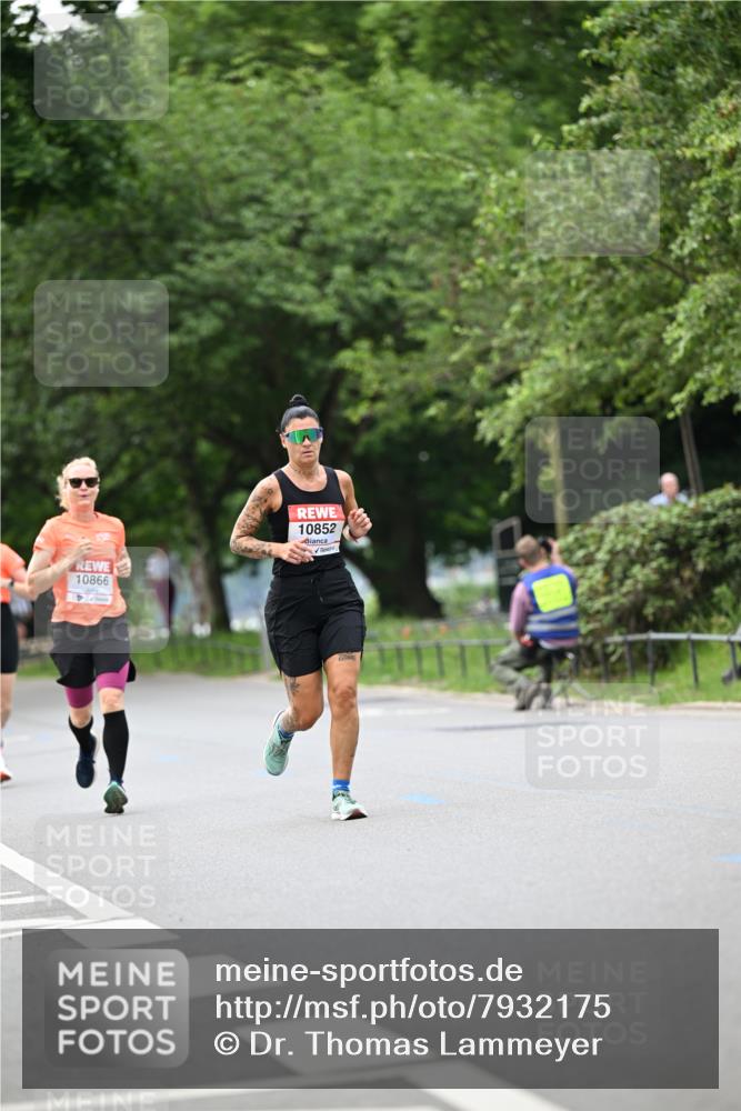15.06.2025 - REWE Women's Run Dr. Thomas Lammeyer http://msf.ph/oto/7932175 15.06.2025 09:14:46 Laufen 10866, 10852 meine-sportfotos.de