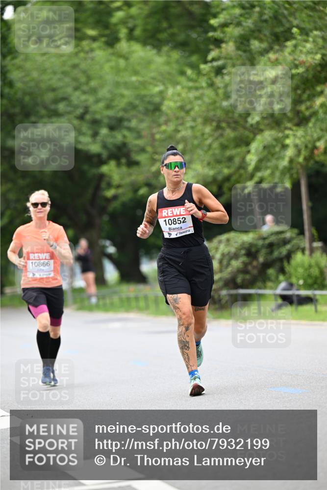 15.06.2025 - REWE Women's Run Dr. Thomas Lammeyer http://msf.ph/oto/7932199 15.06.2025 09:14:48 Laufen 10866, 10852 meine-sportfotos.de