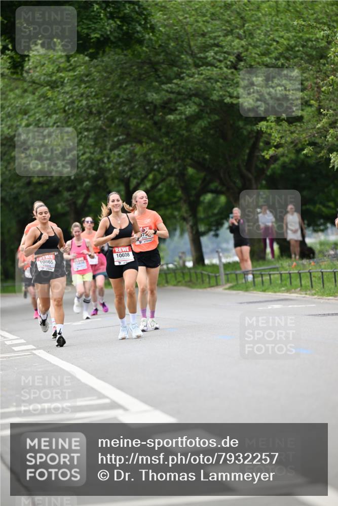 15.06.2025 - REWE Women's Run Dr. Thomas Lammeyer http://msf.ph/oto/7932257 15.06.2025 09:14:53 Laufen 10865, 10608, 10839, 7 meine-sportfotos.de