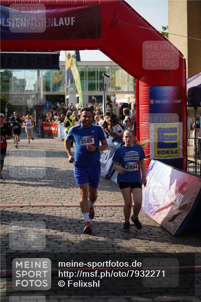 13.06.2025 - Holstenköstenlauf Felixshl http://msf.ph/oto/7932271 13.06.2025 18:01:32 Laufen 2288, 2425, 2815, 2894, 3023, 3197, 3244, 3585, 3711 meine-sportfotos.de